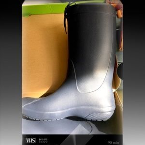 CROCS Freesail  Rain boot Navy NIB Relaxed Fit 8